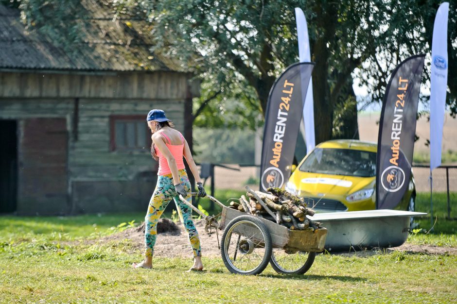 „IššŪKIS kaime“ vyriška kova: išsiųstas žvaigždžių kirpėjas Robertas