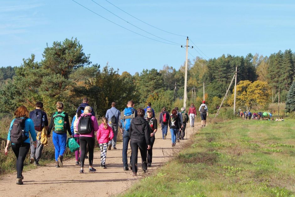 Juoku pratrūkę „Labo ryto“ žurnalistai kalbins ėjimo atbulomis rekordo autorę