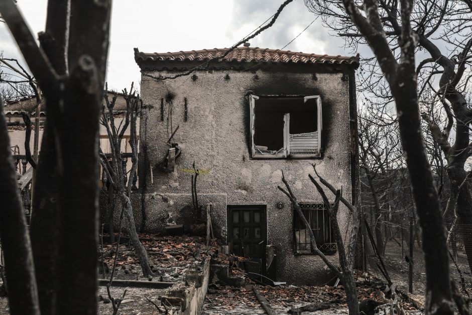 Pražūtingi gaisrai Graikijoje: nelaimės aukų padaugėjo iki 79