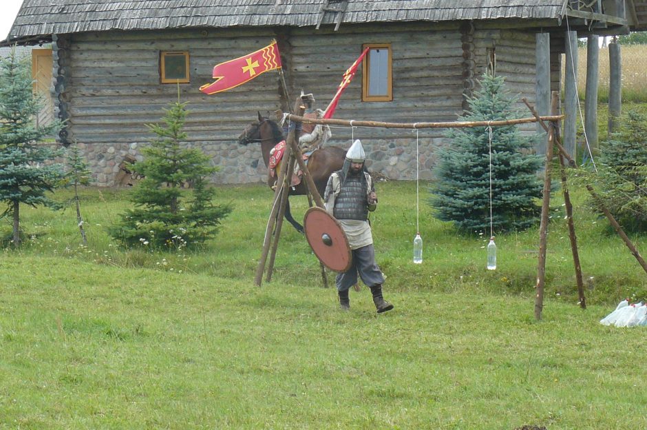 Sparnuoti husarai pripažįsta tik moteriškas moteris