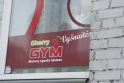 Angliškas sporto klubo pavadinimas &quot;Cherry gym&quot; turėjo būti pakeistas į lietuvišką – &quot;Vyšnaitės&quot;.