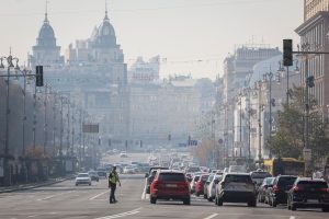 Kyjive išaugus oro taršai gyventojams rekomenduojama neiti į lauką