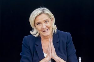 Prancūzijoje prasideda M. Le Pen teismas dėl įtarimų pasisavinus ES lėšas