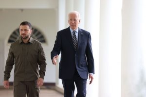 Baltieji rūmai: J. Bidenas susitiks su V. Zelenskiu