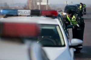 Utenos rajone sustabdytas neblaivus automobilį vairavęs policininkas