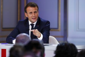 E. Macronas: Iranas išlaisvino kalintą Prancūzijos pilietį