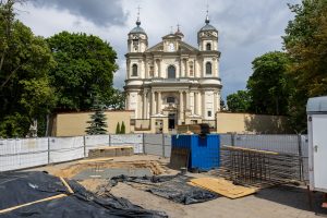 Prie Šv. Apaštalų Petro ir Povilo bažnyčios atkuriama istorinė koplytėlė