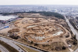 Seimo komiteto dalyviai: mažėja tikimybė, kad nacionalinis stadionas bus pastatytas laiku