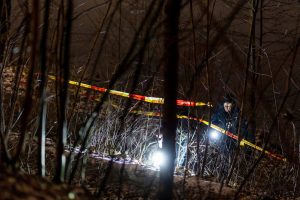 Skirtinguose šalies miestuose per parą rasti penkių žmonių lavonai