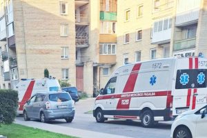 Tragedija Kėdainiuose: sukniubusio 48-erių vyro atgaivinti nepavyko