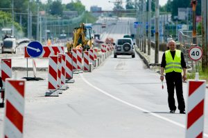 Melagingai grasinta susprogdinti Lazdynų tiltą