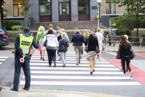 Likus kelioms dienoms iki rugsėjo eismas suintensyvėja: ką turėtų žinoti pėstieji ir vairuotojai?