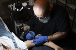 Vaikui leista pasidaryti tatuiruotę: gyventojai pakraupę