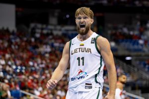 Pamatykite: D. Sabonis treniruotėse pluša su naująja „Kings“ komandos žvaigžde