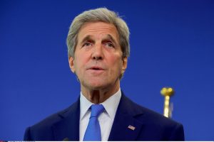 J. Kerry taps pirmuoju J. Bideno administracijos pareigūnu, apsilankiusiu Kinijoje