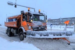 Klaipėdos gatvių valytojai dirba po 20 valandų per parą