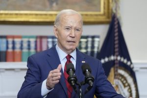 J. Bidenas: Kinija apgaudinėja, o ne konkuruoja prekyboje