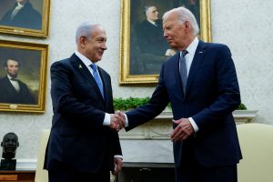 Premjero biuras: B. Netanyhu surengė derybas su J. Bidenu