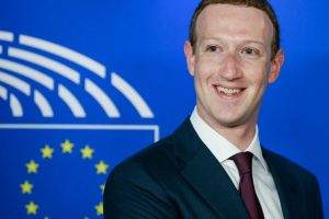 M. Zuckerbergas: Baltieji rūmai vertė platformą „Facebook“ cenzūruoti su COVID-19 susijusią medžiagą