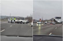 Po karčios penktadienio vakaro įžangos šeštadienį automobiliai Kaune pradėti daužyti po pietų