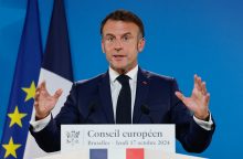 Prezidentui artimas šaltinis: E. Macronas ketvirtadienį neįvardys naujojo premjero